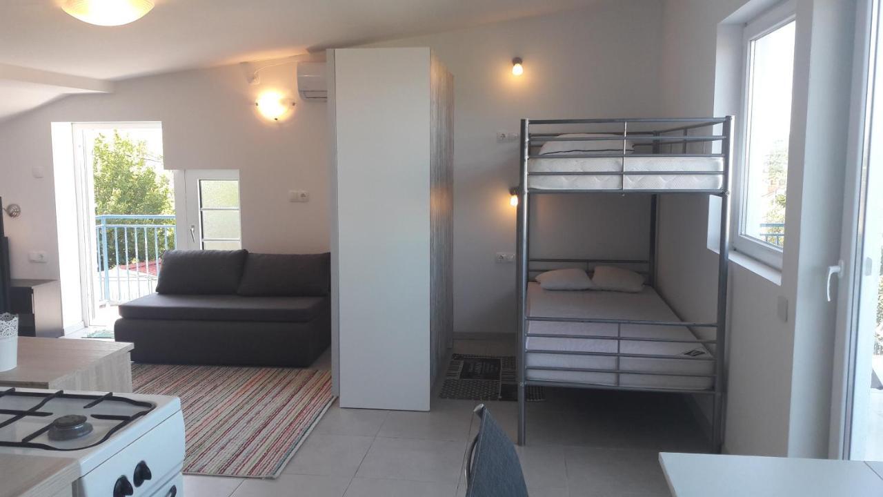 Apartmani Niessner Malinska Exterior photo